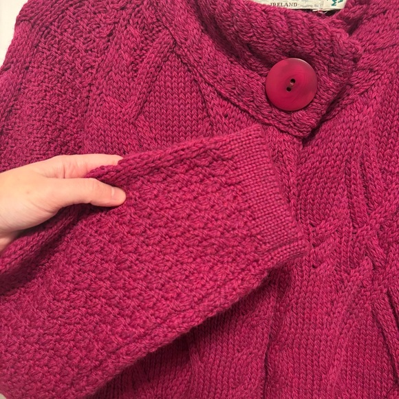 Aran Crafts Merino Wool Sweater Womens Medium Magenta Cable Knit Button Collar - Picture 7 of 14